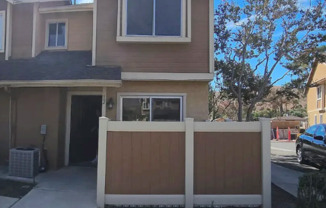 Beautiful 3 BD, 2BA Townhome Near Cal State San Bernardino