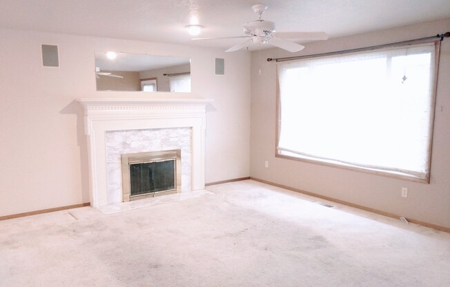 Gorgeous 3 Bedroom Aloha House with Attached 2 Car Garage