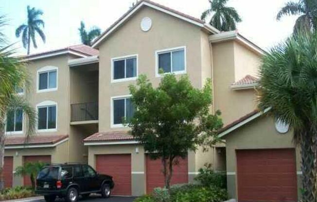 3 beds, 2 baths, $3,200, Unit # 205