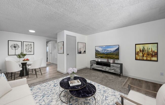 2 beds, 1 bath, 700 sqft, $999