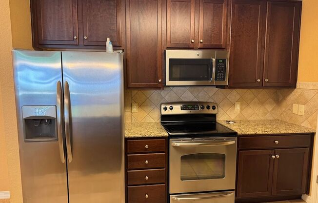 3 beds, 2 baths, $2,100, Unit UNIT 4101