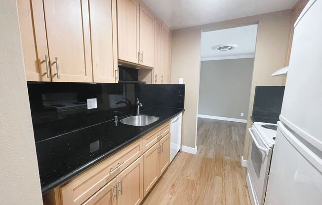 1 bed, 1 bath, 900 sqft, $2,850, Unit #11