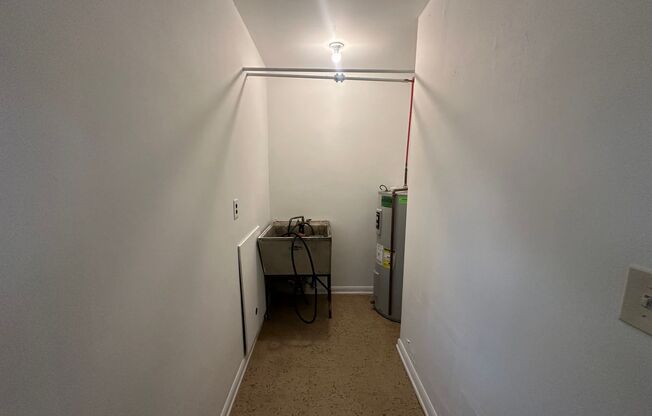 2 beds, 1 bath, $1,000