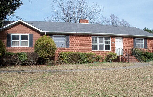 Three bedroom brick ranch with new carpet!