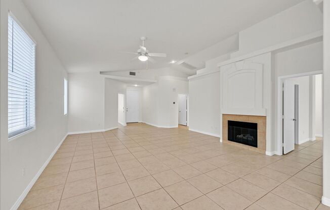 Spacious Single-Story Home with Vaulted Ceilings in Guard-Gated Palm Hills