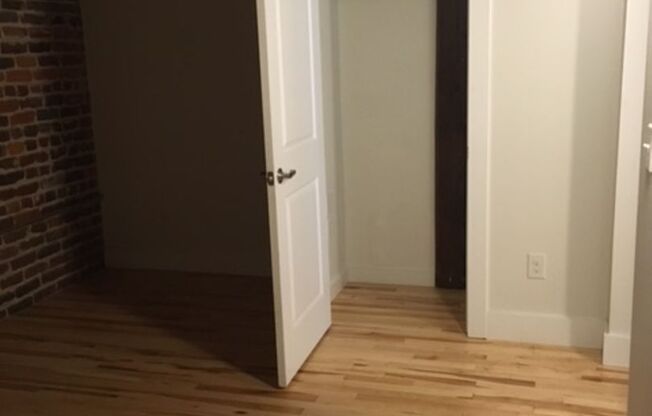 1 bed, 1 bath, 465 sqft, $1,295, Unit Apt 215