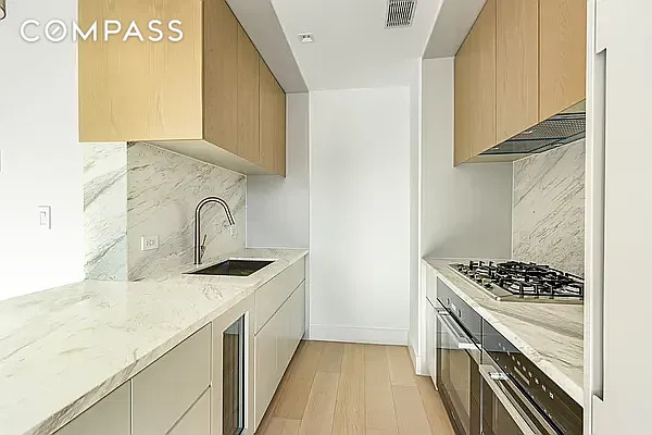 1 bed, 1 bath, 597 sqft, $5,000, Unit 10C