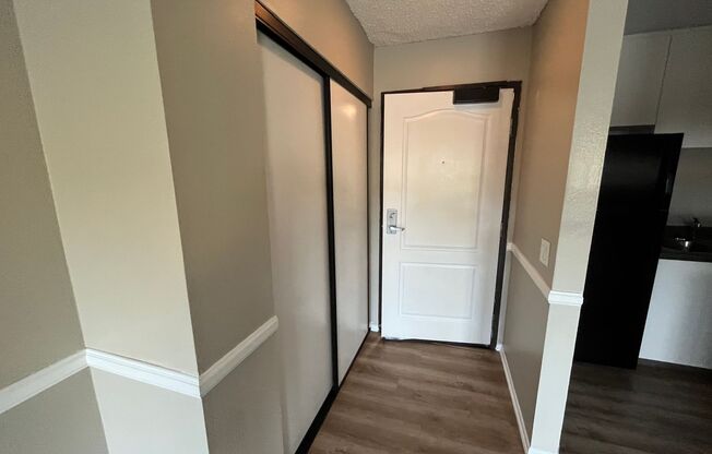 2 beds, 1 bath, 980 sqft, $2,500, Unit 046