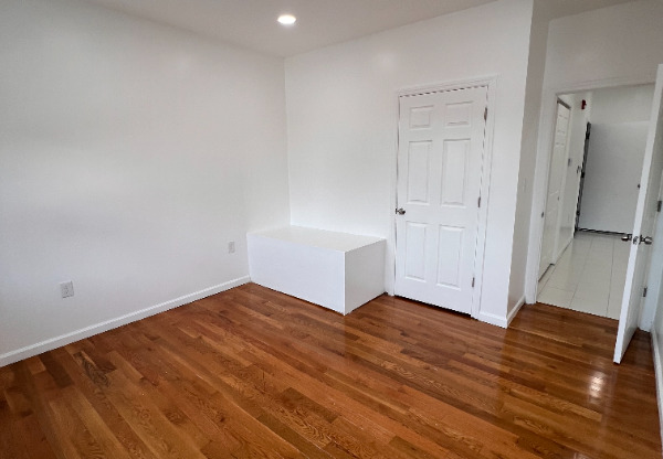 266 MAIN ST