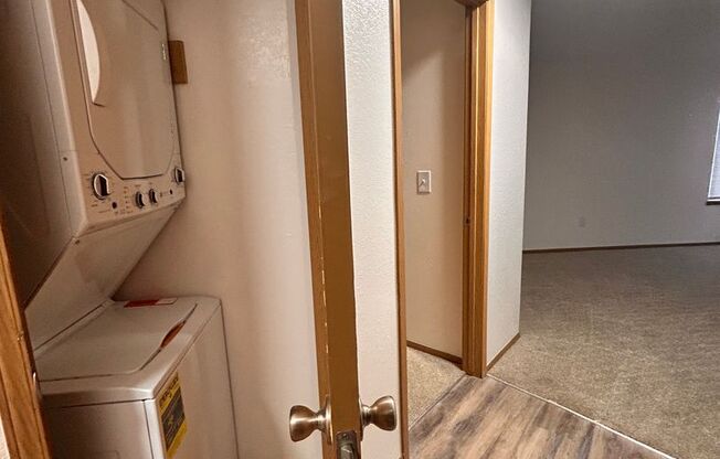 1 bed, 1 bath, 660 sqft, $1,250, Unit H - 031