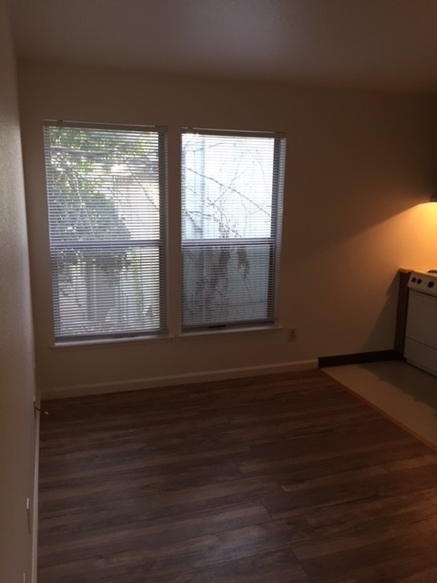 2 beds, 1 bath, 700 sqft, $1,595, Unit 6