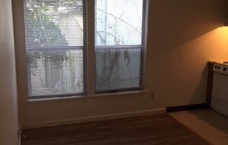 2 beds, 1 bath, 700 sqft, $1,595, Unit 6