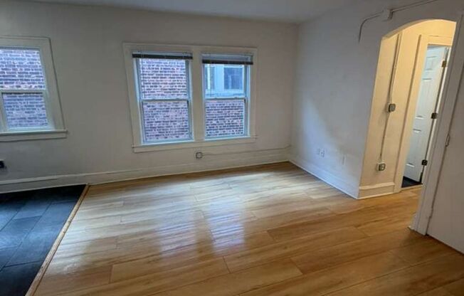 Studio, 1 bath, 500 sqft, $875, Unit Unit 403