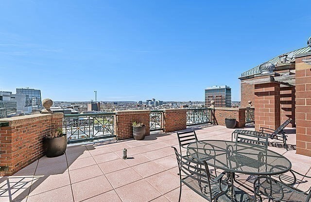 1 bed, 1 bath, 854 sqft, $3,500, Unit 428