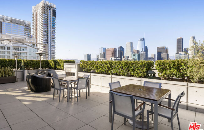 1 bed, 1.5 baths, 1,240 sqft, $3,500, Unit 404