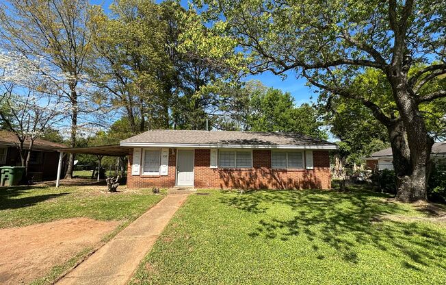 3/1 move in ready! First Month's Rent FREE!