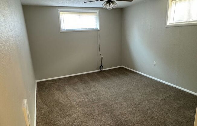 2 beds, 1 bath, $800, Unit Lower Floor