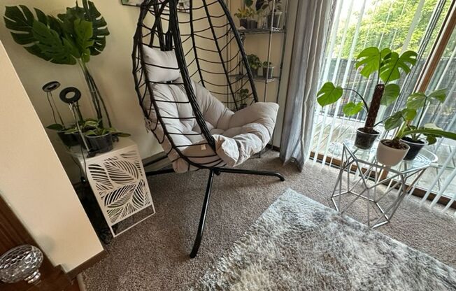 2 beds, 1 bath, 950 sqft, $1,695, Unit 477HB