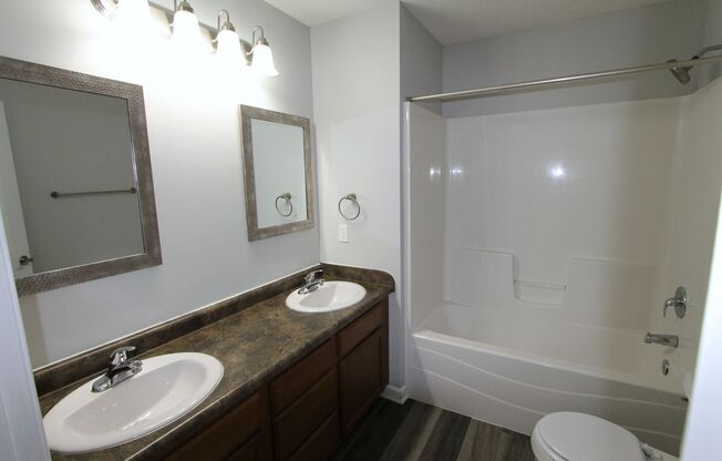 2 beds, 1 bath, 1,100 sqft, $1,150, Unit 6713-1