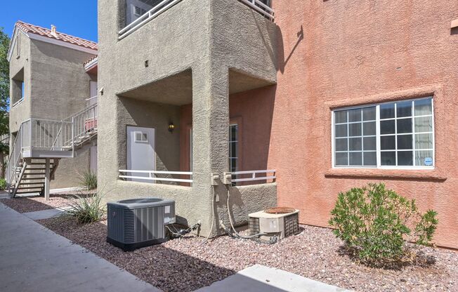 NE Near Nellis! Gated! Community Pool, Spa, Clubhouse & Park with playground!!