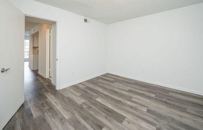 1 bed, 1 bath, 656 sqft, $895, Unit 8