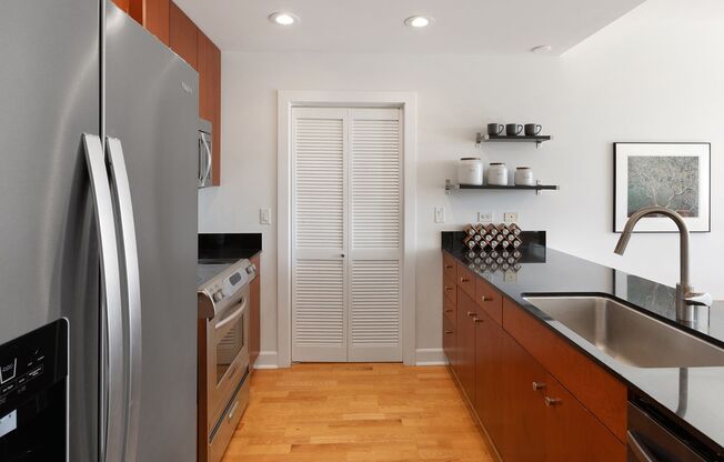 2 beds, 2 baths, $2,995, Unit #513