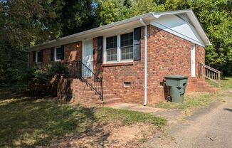 3 beds, 1 bath, $1,425