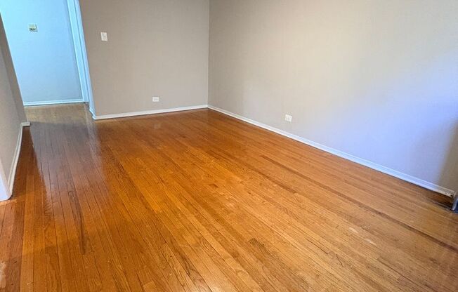 2 beds, 1 bath, 672 sqft, $1,165, Unit CA 133-2E