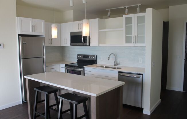 1 bed, 1 bath, 724 sqft, $1,825, Unit 403