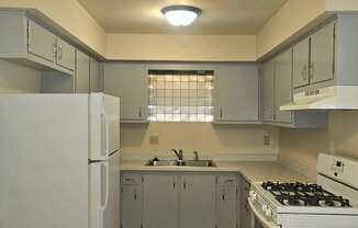 11205 W BLUEMOUND RD
