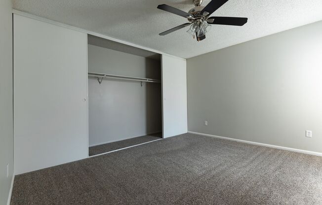 2 beds, 1 bath, 945 sqft, $1,325, Unit 8723-201