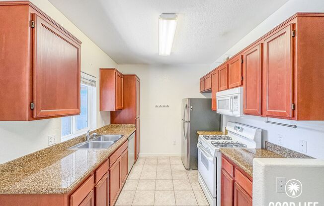Cozy 2BD/2BA Condo in Grantville with Fireplace, Balcony & W/D