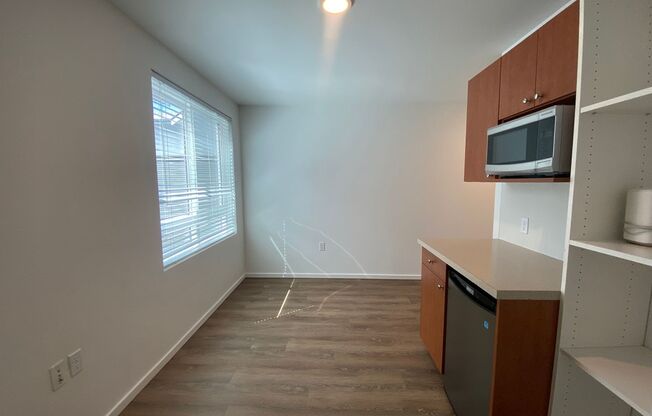 Studio, 1 bath, 180 sqft, $1,195, Unit 3419