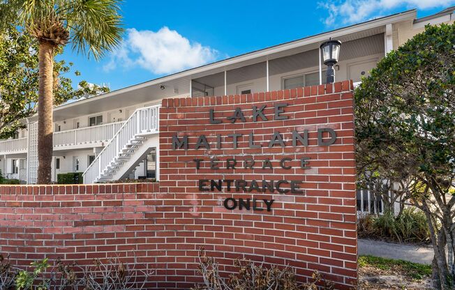 Lake Maitland Living | Mid-Century Charm