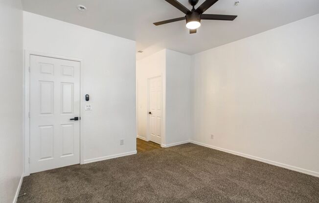 3 beds, 2 baths, 1,352 sqft, $1,795, Unit 215