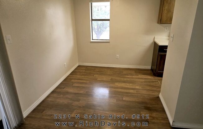 Large 1 bed with washer and dryer hookup