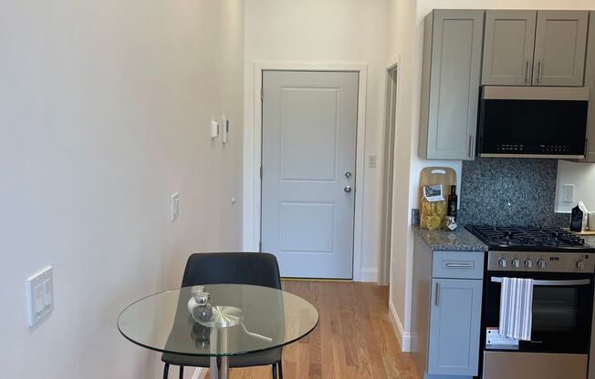 CHELSEA/BOSTON NO BROKER FEES BRAND NEW LUXURY OVERSIZED ONE BEDROOM WITH HOT WATER INCLUDED!