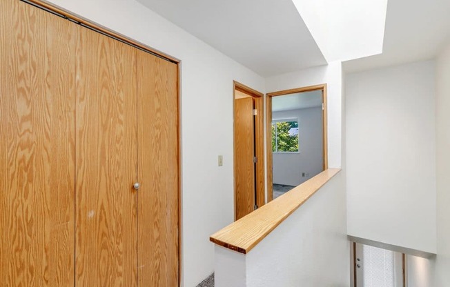 Alder Creek Apartments & Townhomes - Apartments Vancouver, Washington