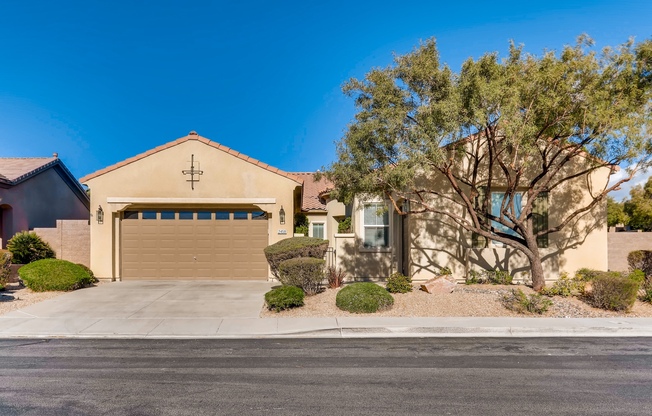 Modern Luxury Oasis with Heated Pool: 4BR, 3BA Gem in Henderson, NV!