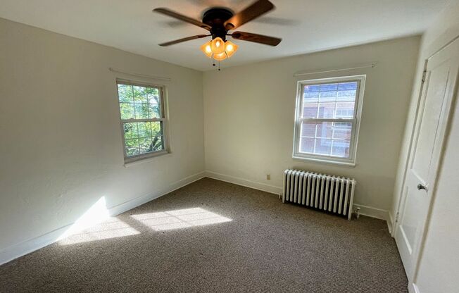 Beautiful Mt. Lebanon 4 bed 1.5 bath - Updated throughout, washer/dryer, off street parking.