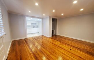 Studio, 1 bath, 450 sqft, $950, Unit 1617 17th St Down