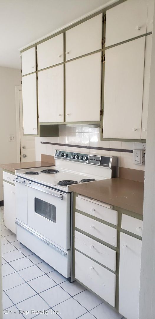 1822 E. 40th Ave.