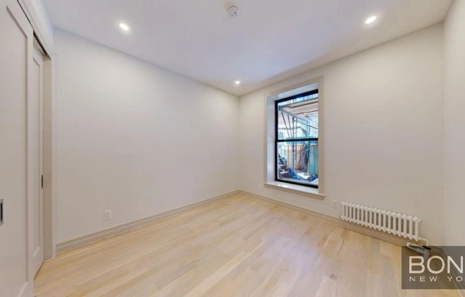 270 W 91 ST