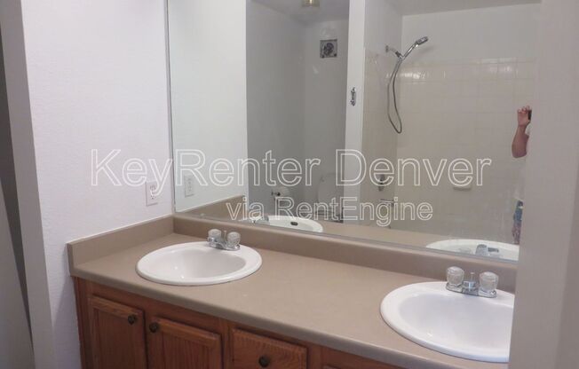 2 beds, 2 baths, 1,056 sqft, $2,000, Unit 16205