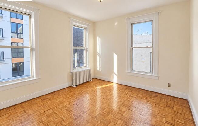 3 beds, 2 baths, $4,500, Unit 2