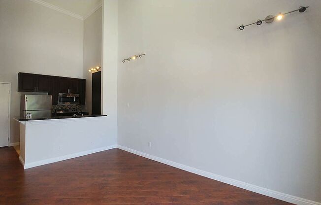 2 beds, 1 bath, 925 sqft, $2,850, Unit 307