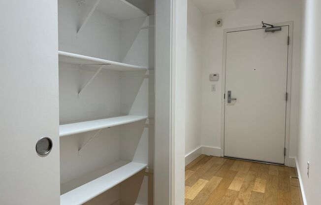 Lovely 2 Bed, 2 Bath Mission Condo w Parking @ 17th/South Van Ness
