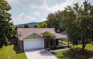 217 Albany Dr NE