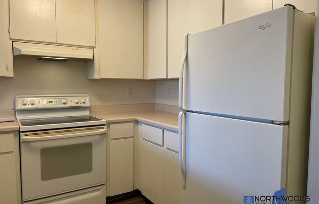 2 beds, 1 bath, $1,200, Unit # 4