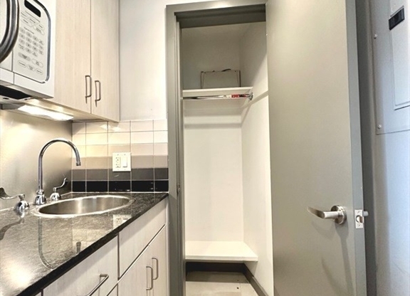 Studio, 1 bath, $2,250, Unit 51